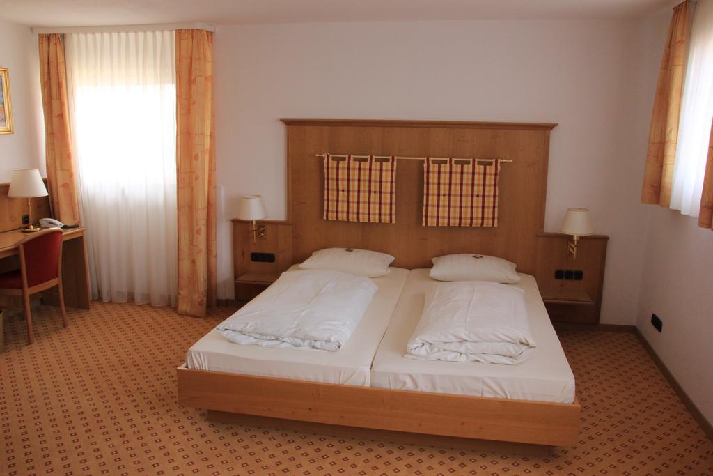 Hotel Am Schloss Darmstaedter Hof Bad Homburg vor der Höhe Habitación foto